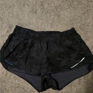 Black camouflage Lululemon shorts size 10